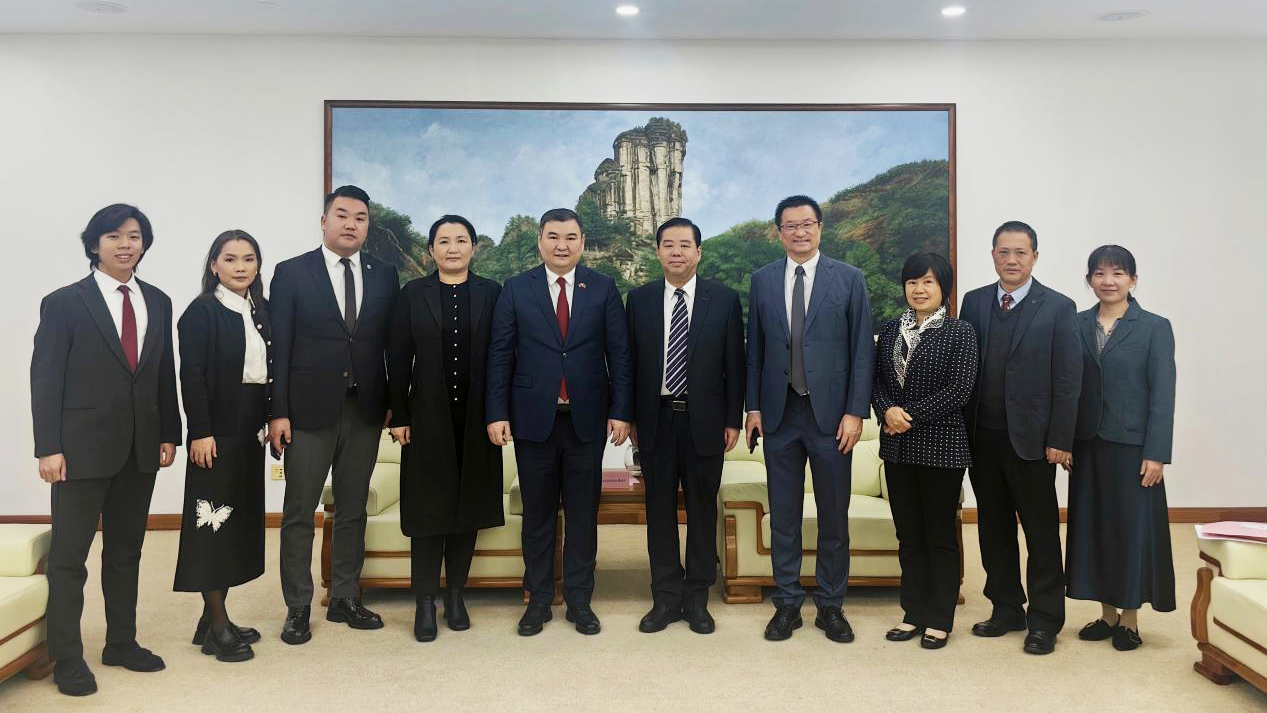 gopay钱包
领导会见蒙古驻上海总领事道尔吉德日木·宝勒德一行