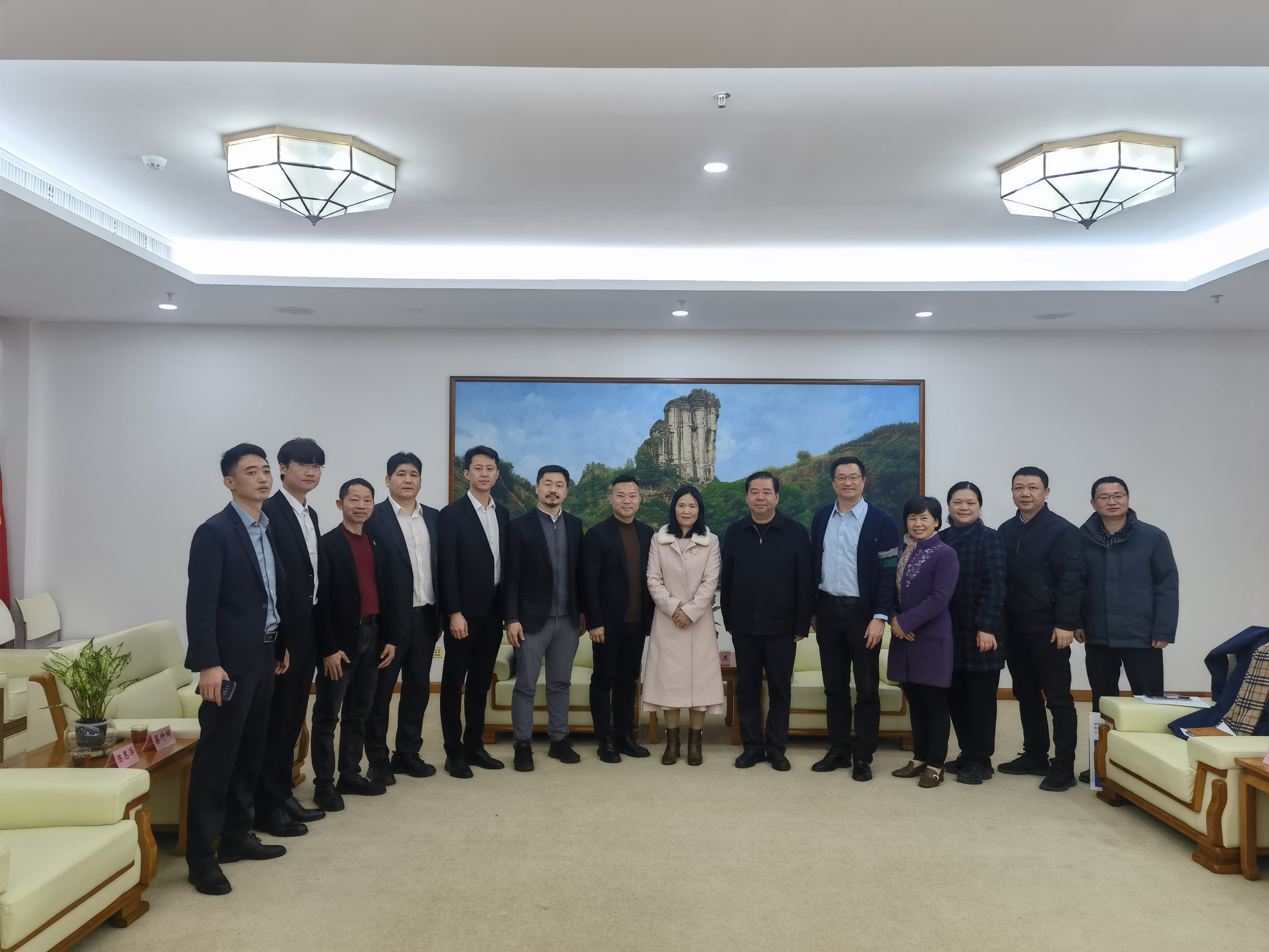 gopay钱包
领导会见韩国福建商会会长郑玉姑一行